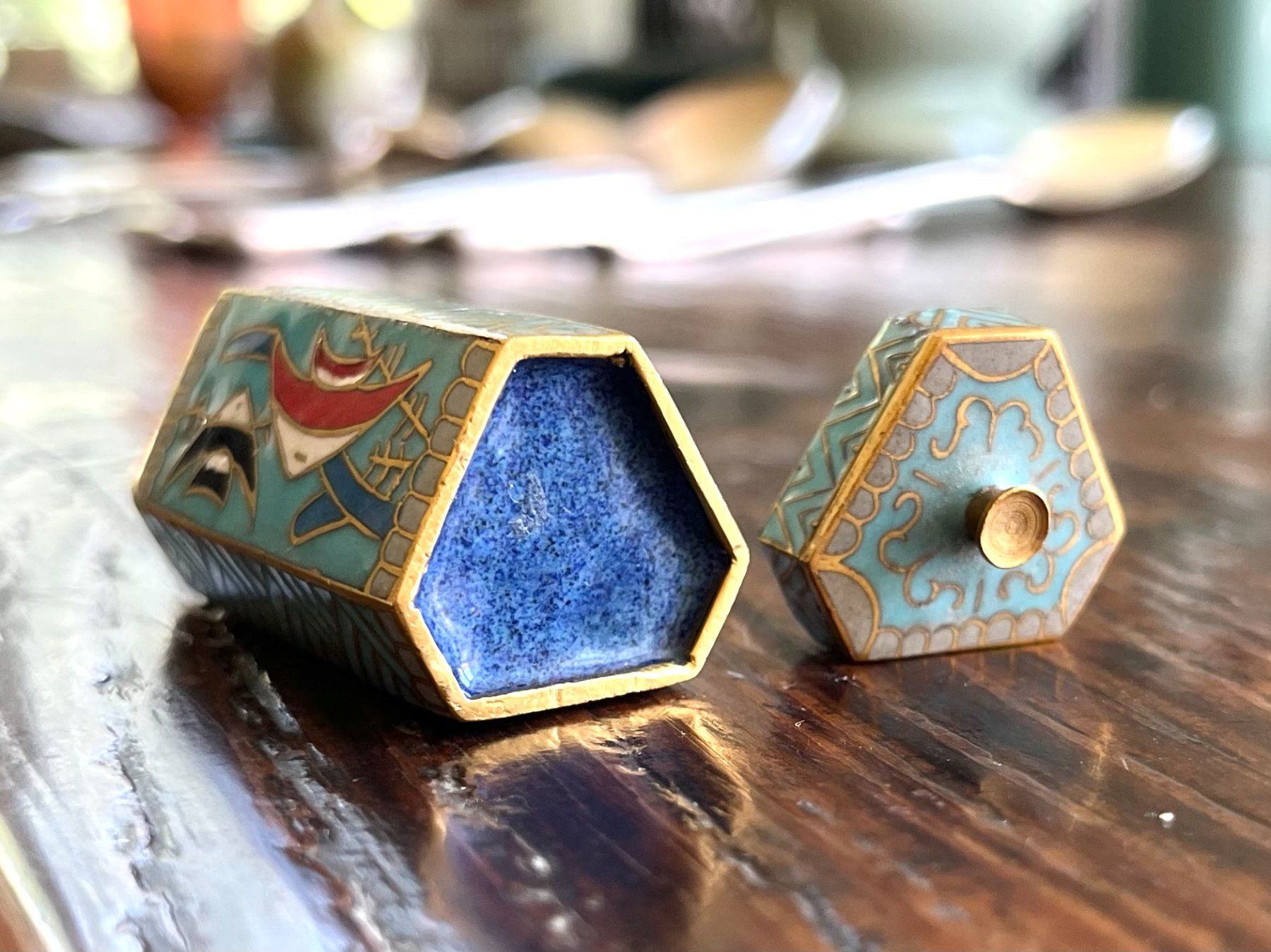 Tabacchi: Hübsche Schnupftabakdose im Cloisonne-Stil – Usato da Zürich venduto da Allrounders 2