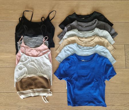 Kleider Paket Mädchen Grösse XS und entsprechend 152 bis 160