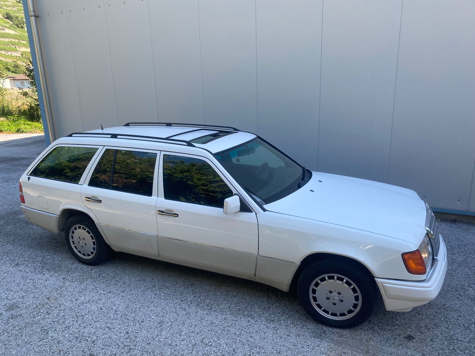 Mercedes-Benz Automobili: Mercedes-Benz 200TE W124 1994 – Difettoso da Chamoson venduto da a_laroyale 1