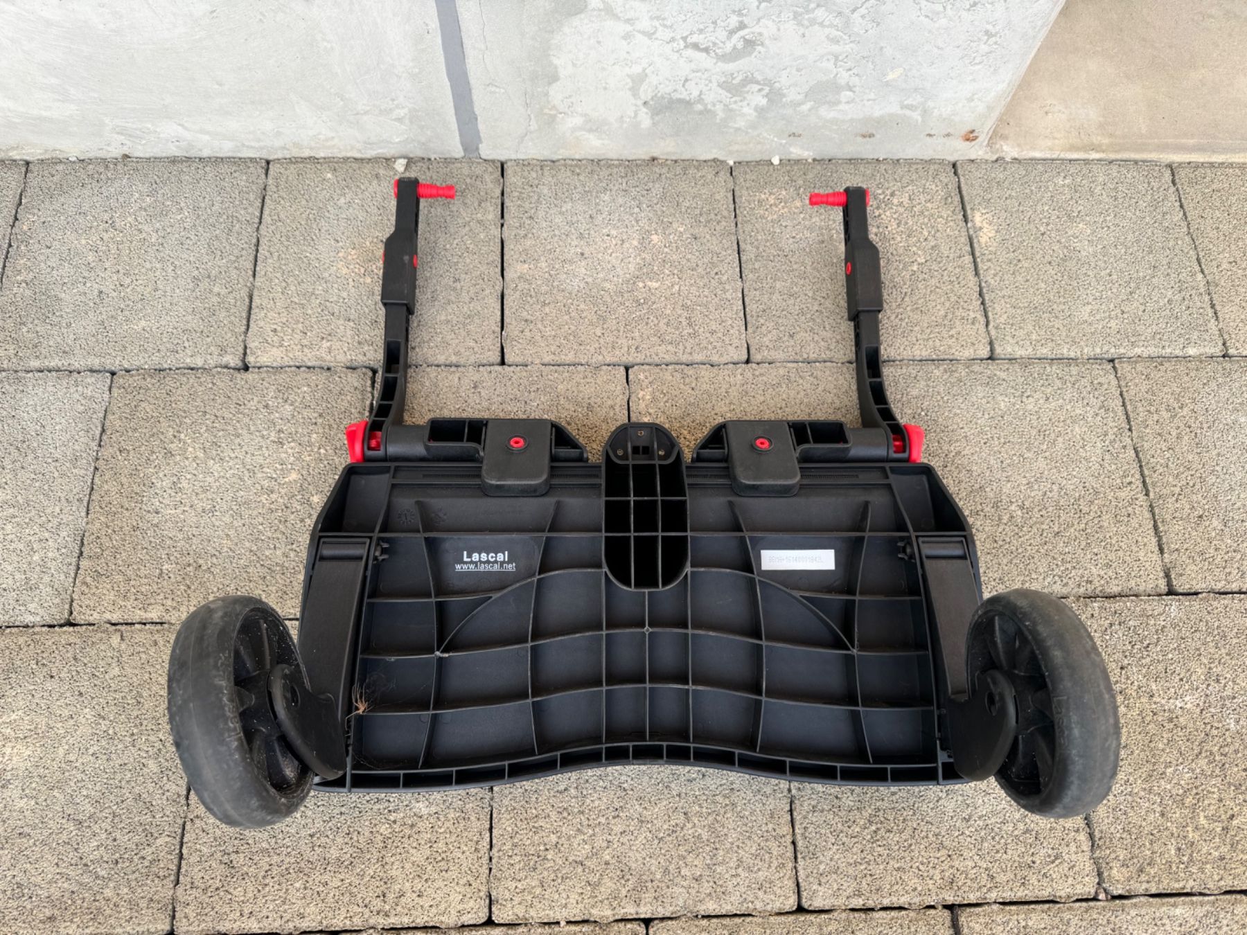 Lascal Kinderwagen Zubehör: Lascal BuggyBoard Maxi Geschwisterbrett – Gebraucht aus Gelterkinden von Familienferien 1