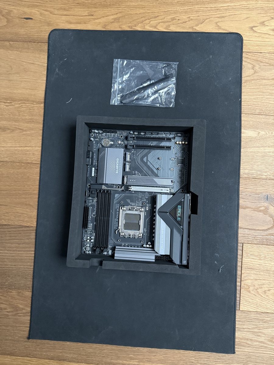 Gigabyte Schede madri: Gigabyte X870 EAGLE WIFI7 Mainboard / Motherboard – Usato da Basel venduto da Maxi-06 7