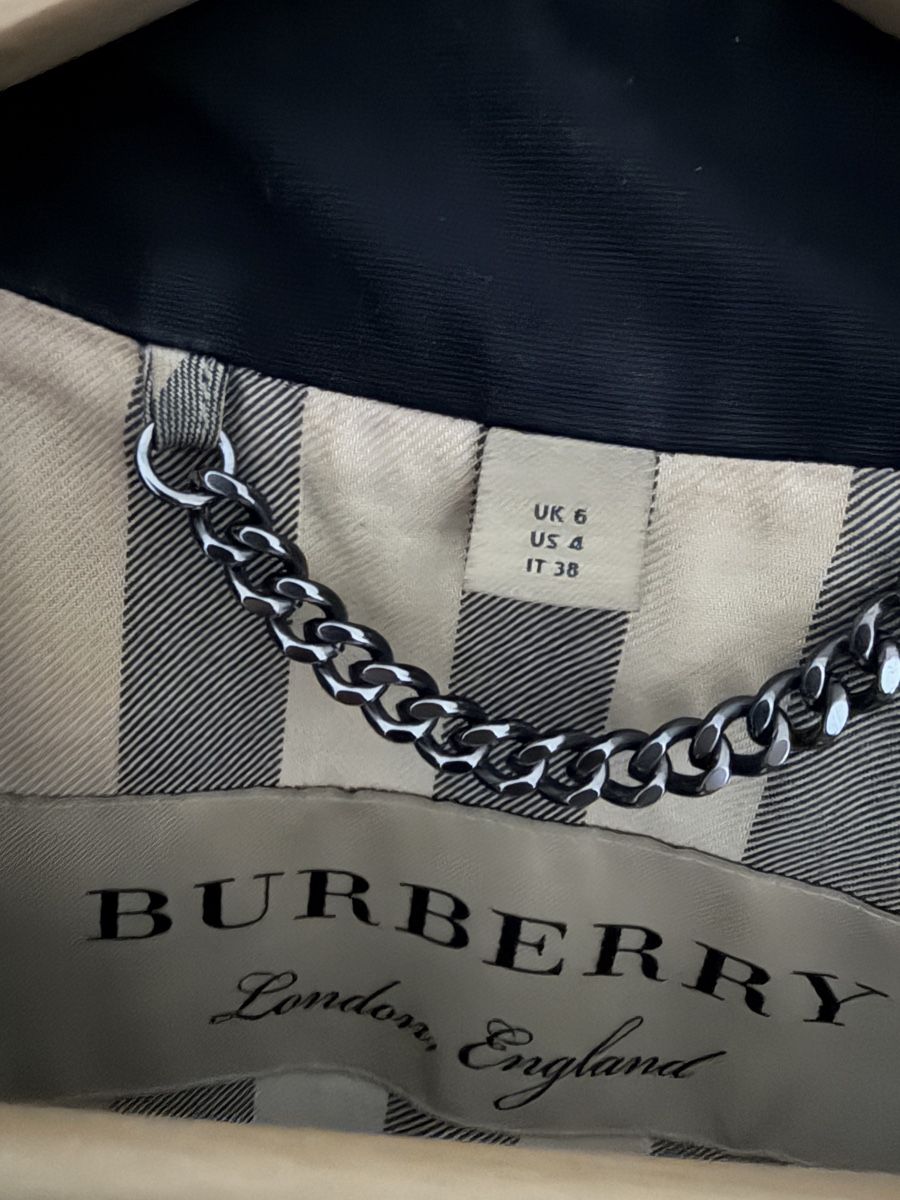 Burberry Cappotti: Burberry Trench Coat – Usato da Zürich venduto da Mb_Zh 2