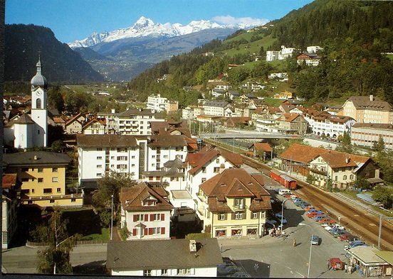 Cartes postales: ILANZ Bahnhof, Bahn, Auto – Neuf (Voir description) à Jona par philajona