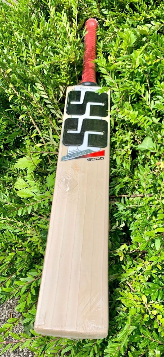 Articoli in legno: Cricket Bats SS Master 5000 SH – Nuovo e nell'imballaggio originale da Luzern venduto da ronymamuni 2