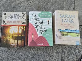 3 Bücher Romane Nora Roberts, Mhairi McFarlane, Sarah Lark