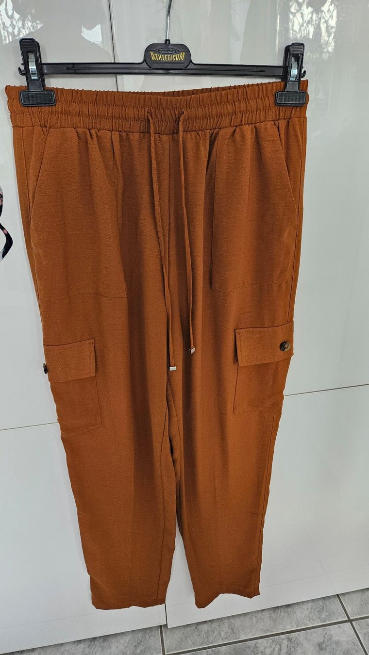 C&A Pantaloni: Bequeme Hose Gr. 40 Polyester Freizeithose Braun – Usato da Gossau ZH venduto da fashiontwo