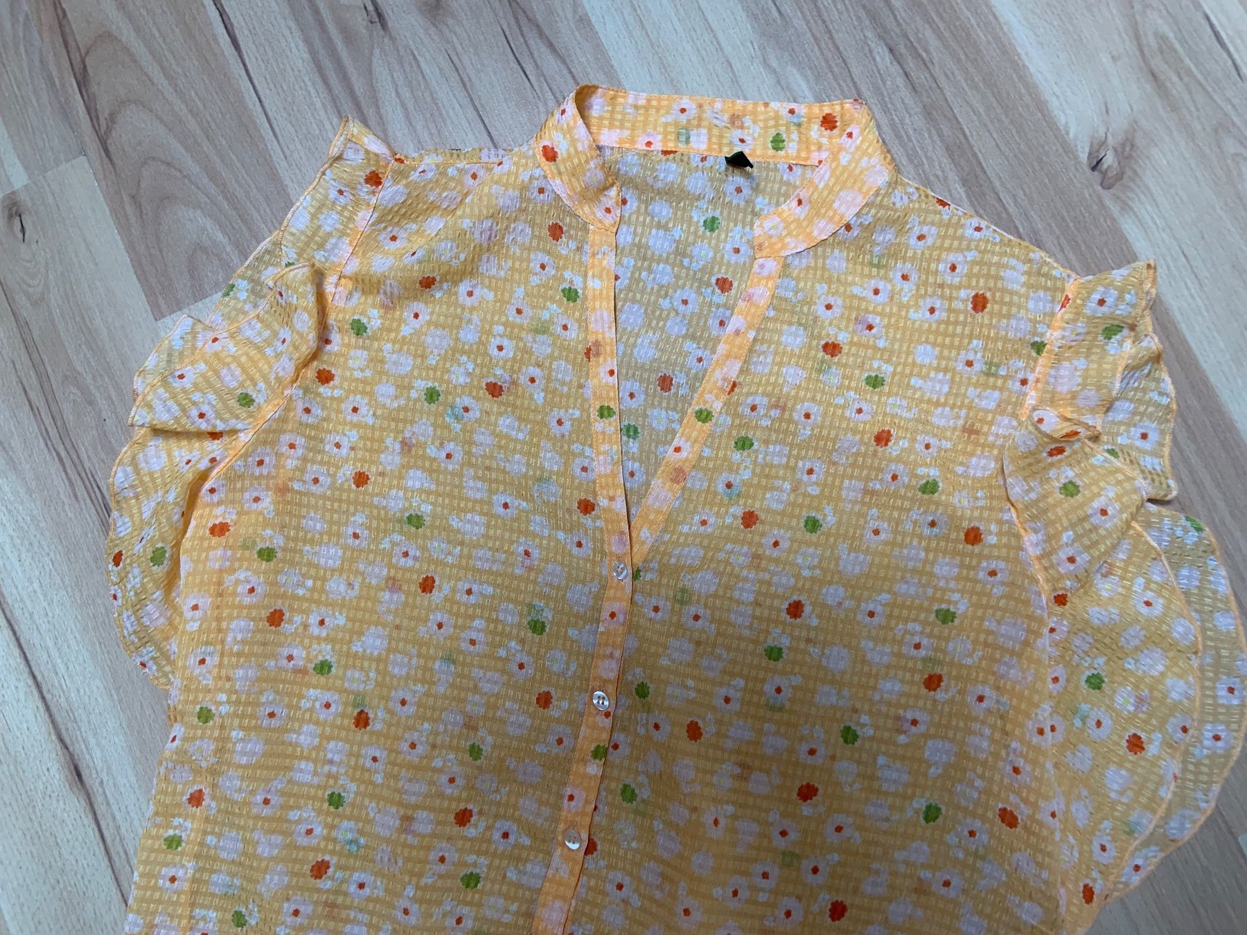 Benetton Tops: Petit haut – D'occasion à Ecublens VD par timily 2