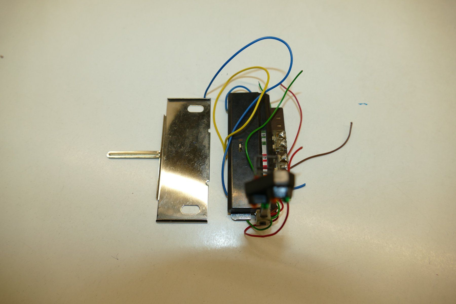 Märklin Modellini di ferrovie: Märklin H0: Lichtvorsignal – Usato da Niederhasli venduto da rail-duerst 1