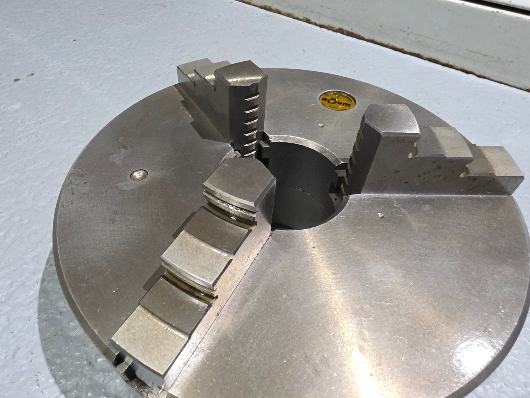 Tutti gli attrezzi: Röhm Dreibackenfutter 200mm – Usato da Sax venduto da endsim 3