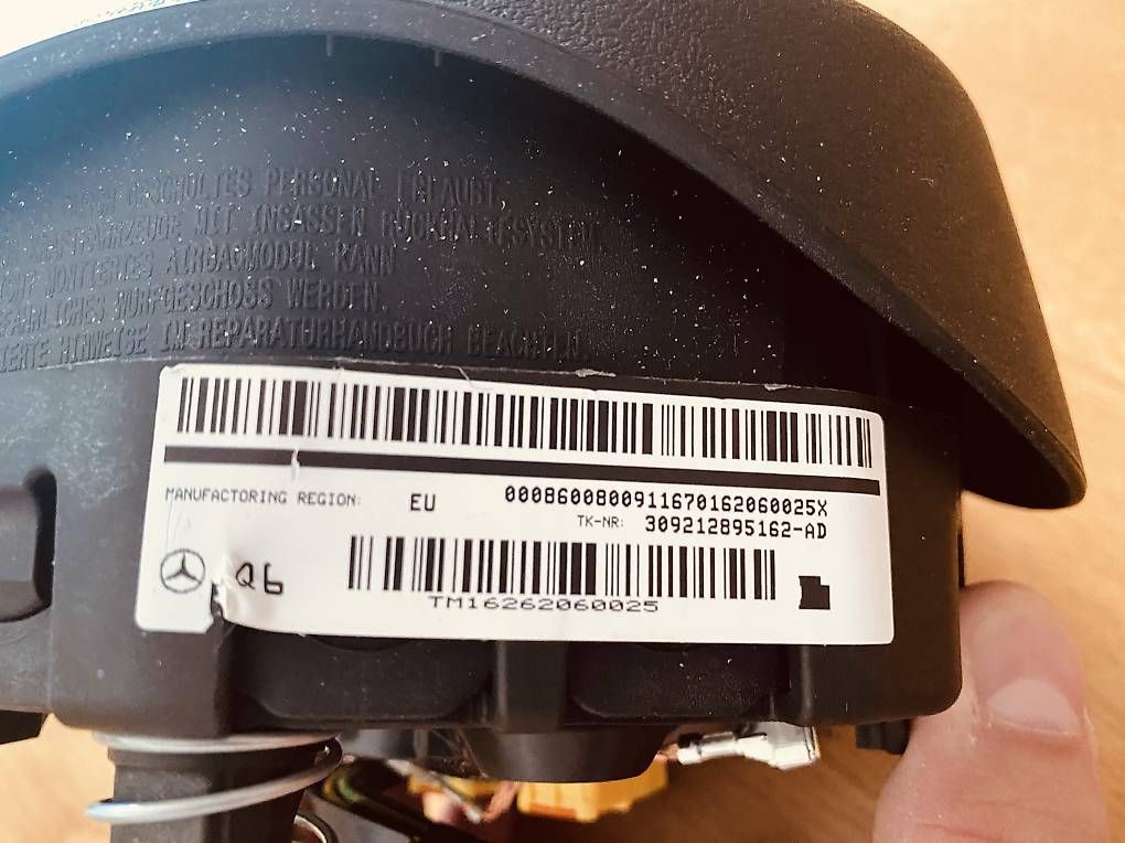 Tutti pezzi di ricambio auto: W176 Airbag – Usato da Bern venduto da Cablewinder 3