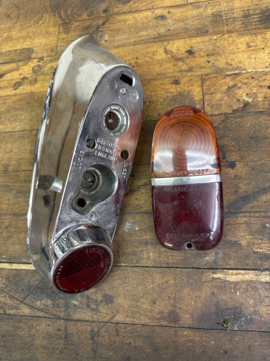 Jaguar Tutti pezzi di ricambio auto: Jaguar MK2 Diverse gebraucht Teile – Usato da Madetswil venduto da e_mfish 1