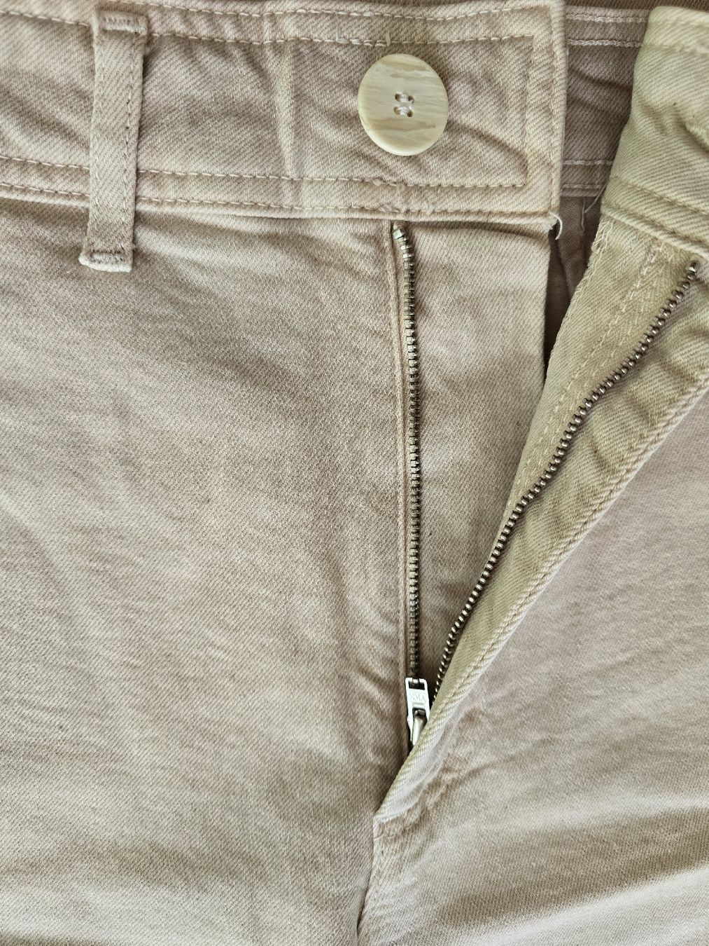 Pantaloni: Trendige, beige Hose, ungetragen, elastisch, Grösse 32 – Nuovo (secondo la descrizione) da St. Gallen venduto da A.W.128 5