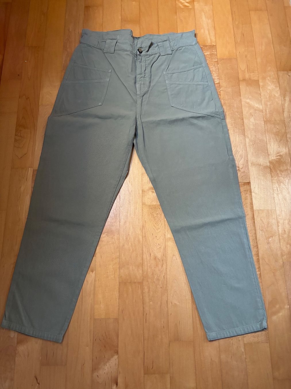 Lotti di vestiti: Lot de 4 pantalons de marques taille 42 – Usato da Vuadens venduto da zazabelle75 1