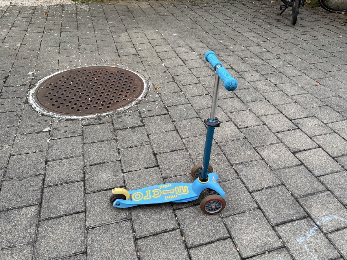 Micro Kickboard: Micro Mini Kinder Trottinett blau – D'occasion à Arlesheim par PhFE
