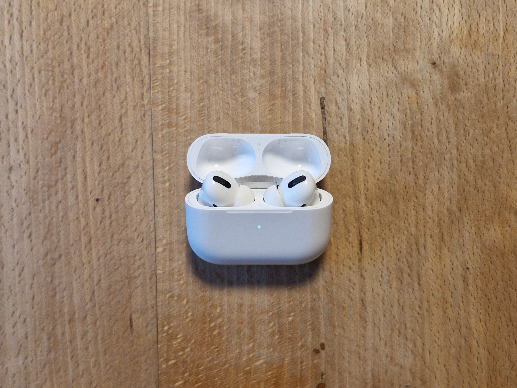 Apple Cuffie: Apple AirPods Pro mit Ladecase DEFEKT – Difettoso da Wiesendangen venduto da enbtracked 1