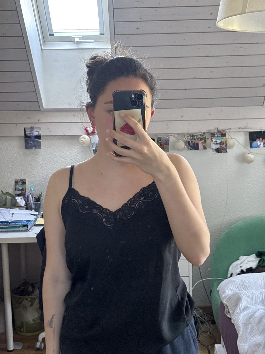 Vero Moda Top: Schönes schwarzes Top mit Spitze, Grösse M – Nuovo (secondo la descrizione) da Ehrendingen venduto da can_n7gv 1