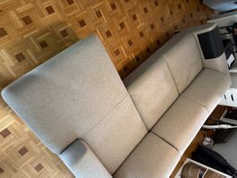 Ecksofa mit Récamiere rechts, beige/grau – ab 1.–