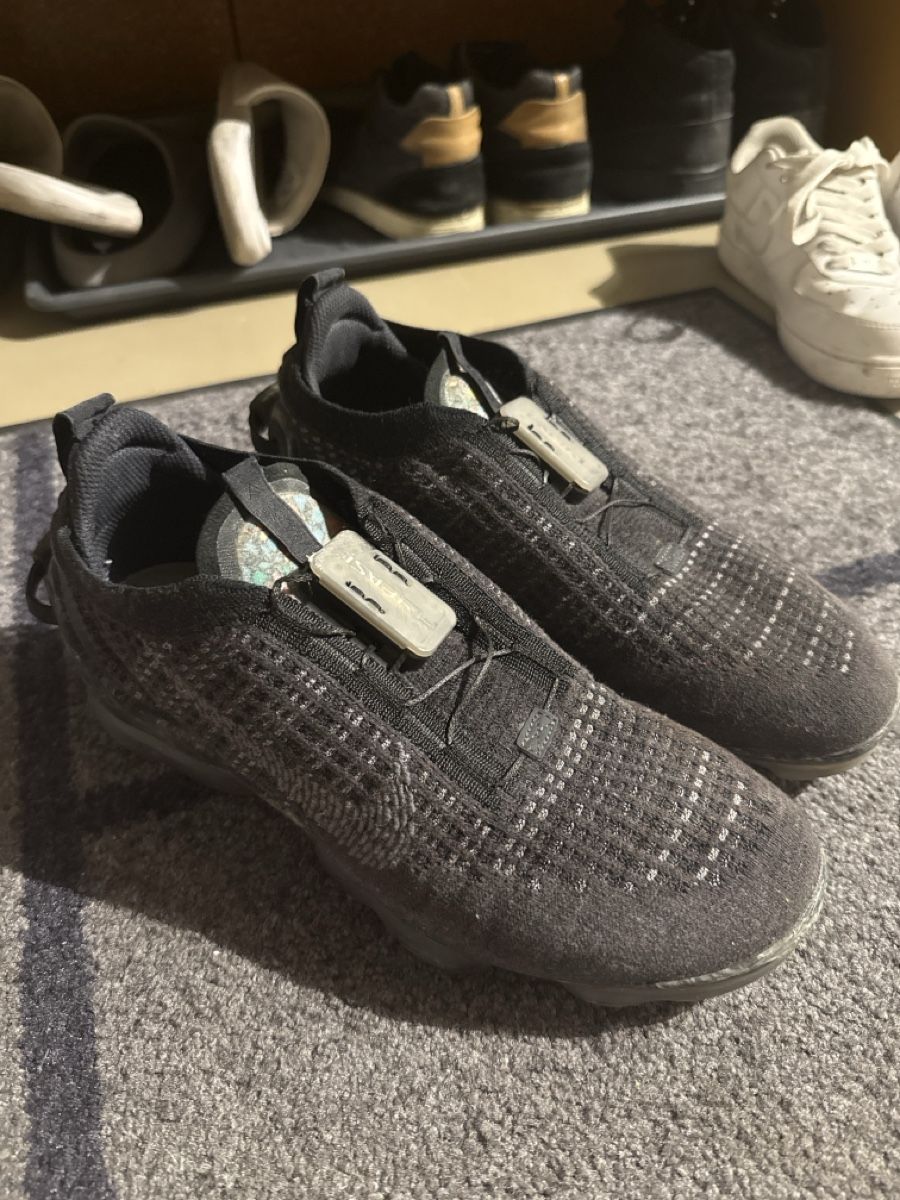 Herrenschuhe: Nike Air VaporMax Flyknit 3 size 43 – Gebraucht aus Zürich von Angel.sahra