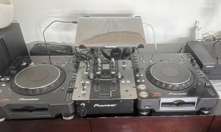 Platines de mixage: Platines et table de mixage Pioneer – D'occasion à lausanne par Lilos77
