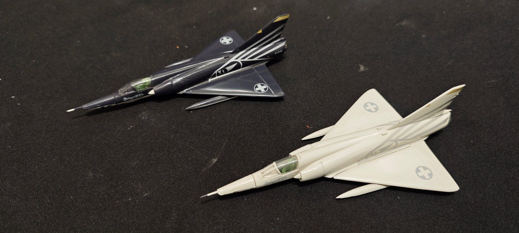 Mirage III RS, CH Armee, AMIR Black&White 1:100 Metal Modell (Gebraucht ...