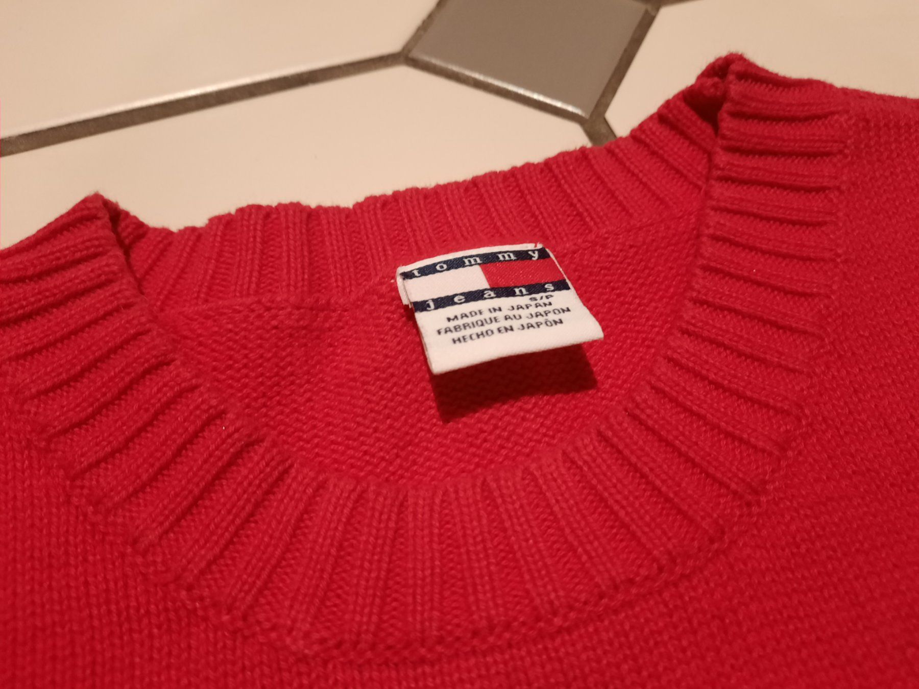 Tommy Hilfiger Maglioni & Felpe: TOMMY HILFIGER pull avec drapeau - comme neuf ! – Usato da Lausanne venduto da car_ct68 2