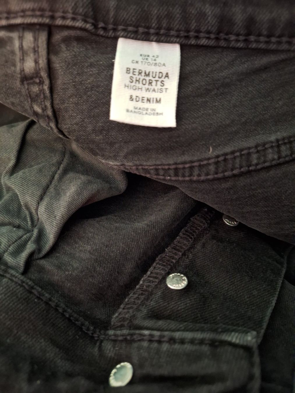 Jeans: Schwarze Jeans Shorts, Grösse 42 – Usato da Münchenstein venduto da soistes 2