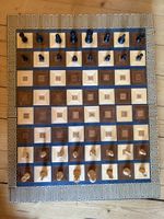 Handgearbeiteter Schachkasten, Holz m. Figuren & Backgammon