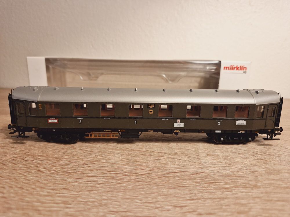 Märklin 43186 H0 Pair of DB 2nd class conversion wagons