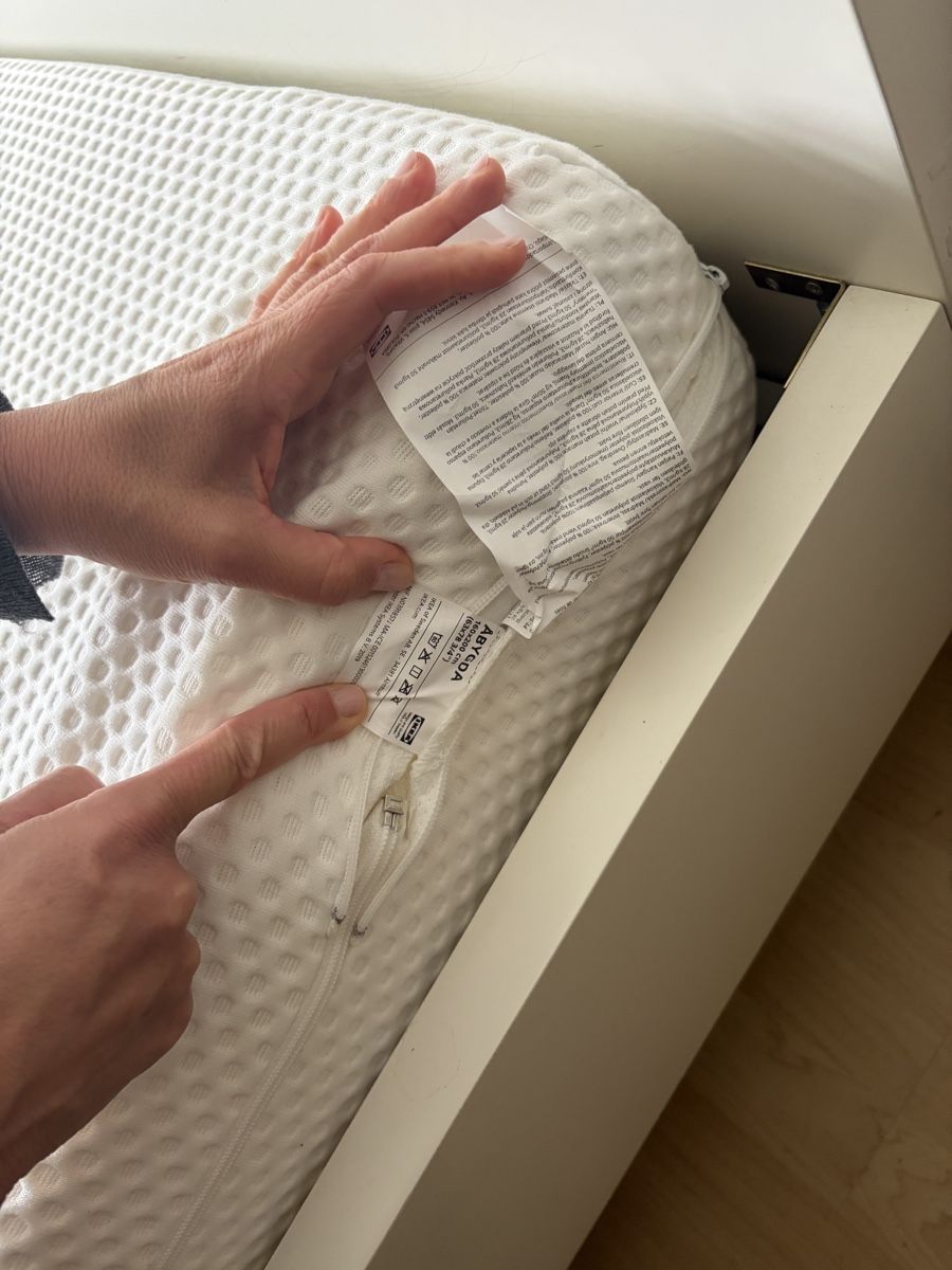 Betten: Double Bed White Frame with Slatted Base and Mattress – Gebraucht aus Interlaken von ReLovedObjects 3