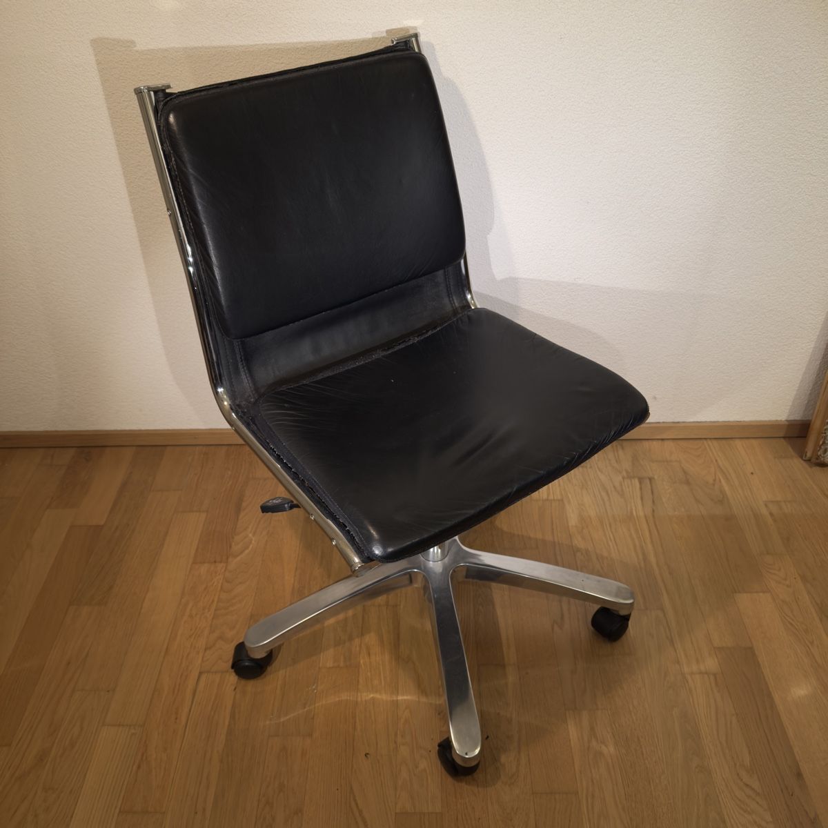 Interio Chaises: Interio Bürostuhl – D'occasion à Ulisbach par Mithrandirr