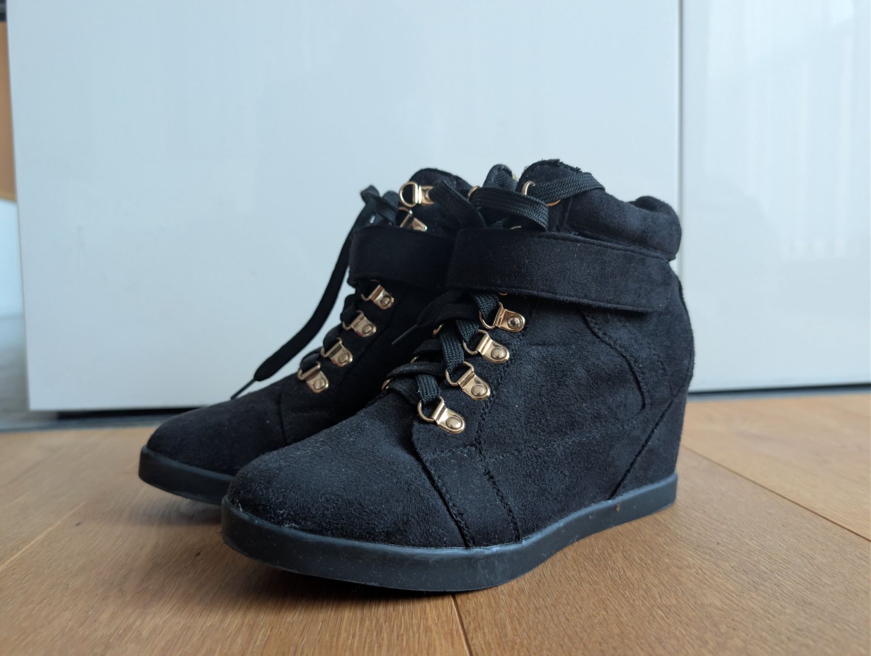 New Look Scarpe da donna: Keilabsatz Schuhe – Nuovo (secondo la descrizione) da Fideris venduto da Miri.fa