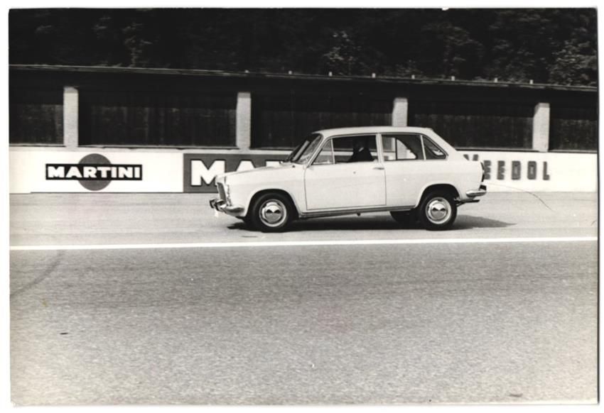 Fotografie &  Plakate: 4 Stuttgart, Auto Autobianchi Primula, S – Gebraucht aus Berlin von bartko-reher