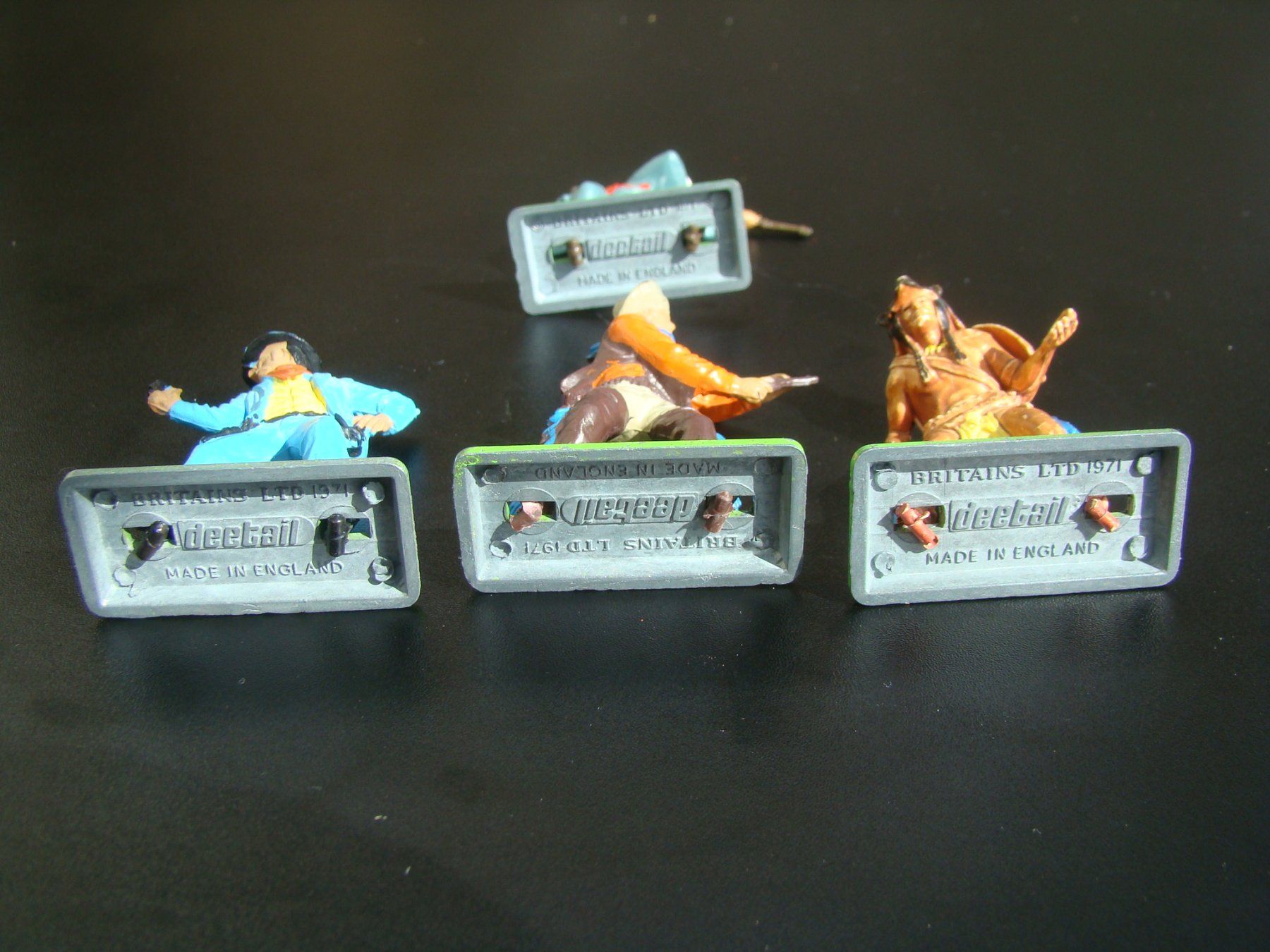 Britains Giocattoli: 4 Britains LTD 1971 Cowboy & Indianer vintage cool – Usato da Walzenhausen venduto da Vanquish711 6