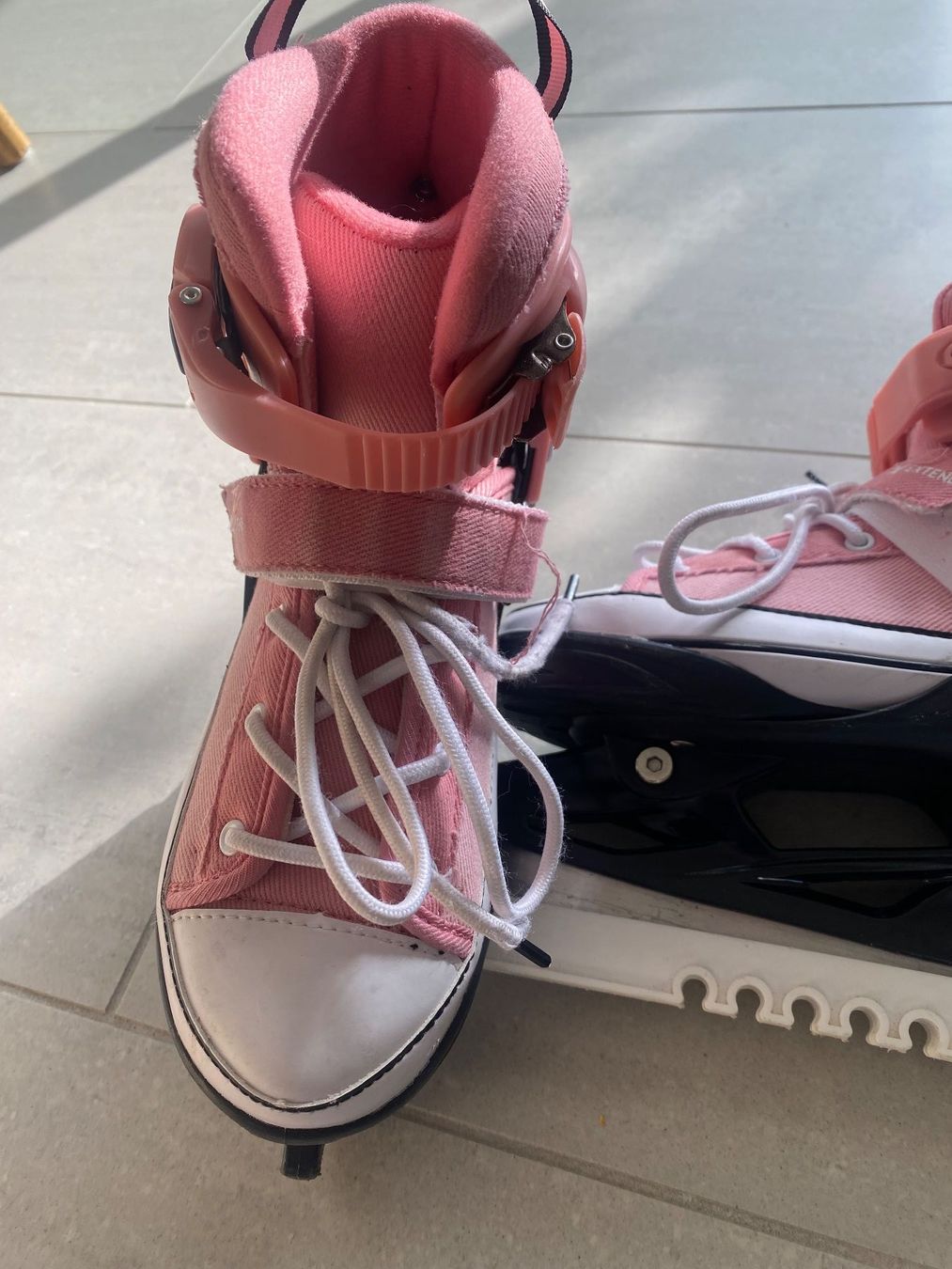 Pattini da ghiaccio: Schlittschuhe EXTEND rosa Converse Style - Grösse 33 - 36 – Usato da Uetikon am See venduto da cristalllina 1