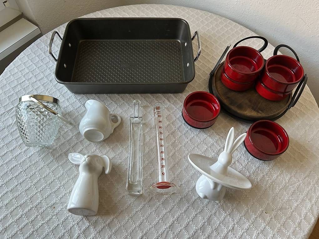 Geschirrsets: Backblech, Vasen, Krug, Figur, gemischtes Set (Fondue) – Gebraucht aus Bütschwil von Mariia_Ch221