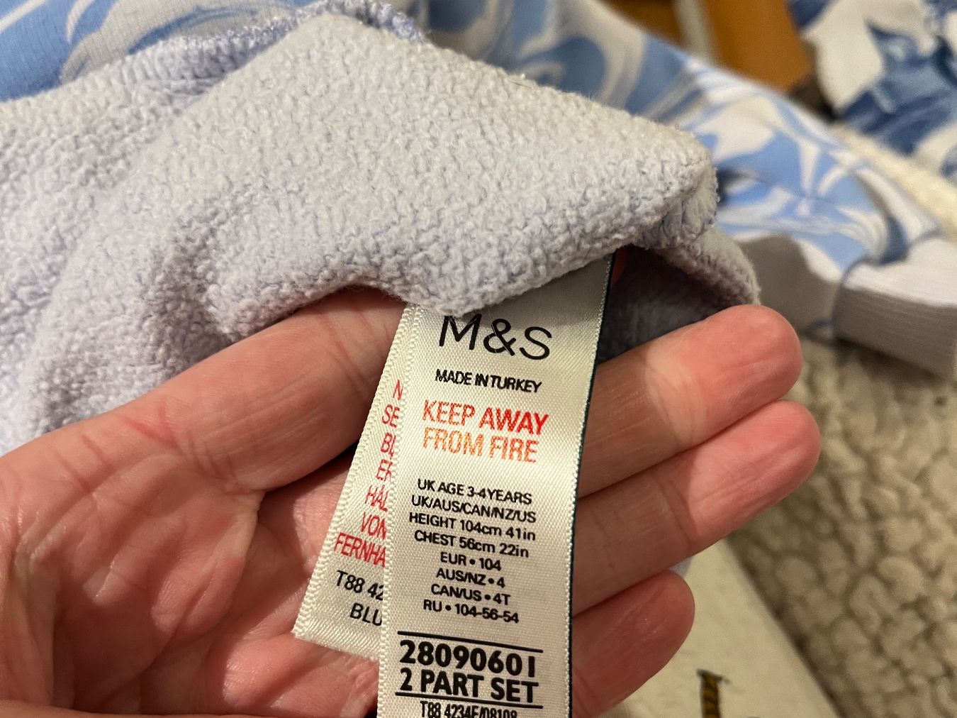 Maglioni & Felpe: blauer gemusterter Pullover, Größe 104 – Usato da Umiken venduto da deb_57xk 3