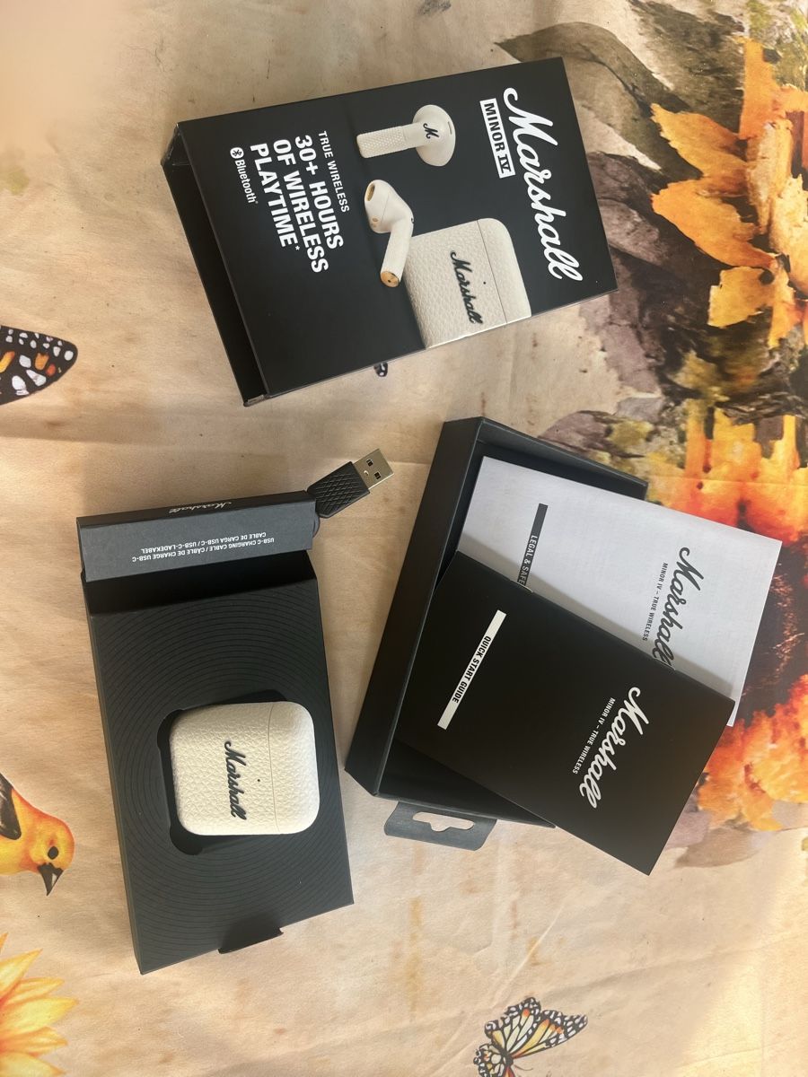 Marshall Cuffie: Original verpackte Marshall Airpods Farbe Cream – Nuovo e nell'imballaggio originale da Rickenbach SZ venduto da nad_dx8r 6