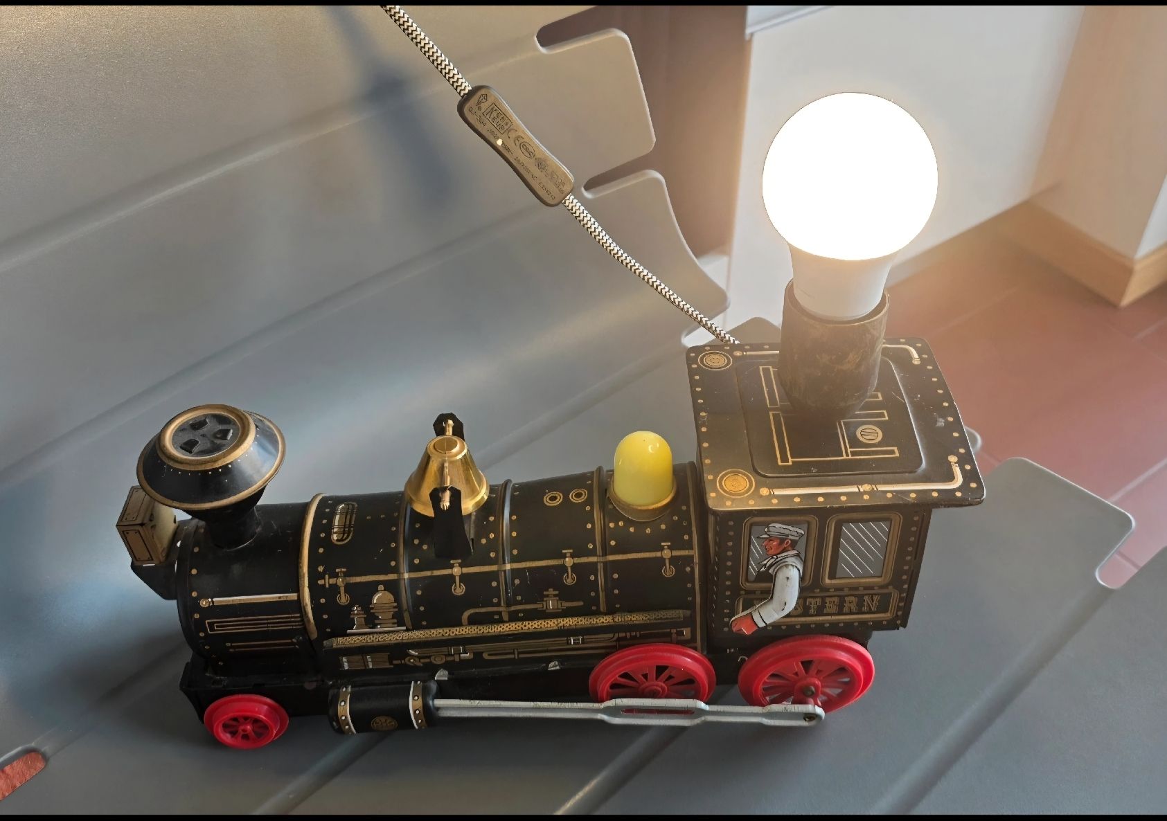 Lampade: Lampe d'appoint ancien train années 80 – Nuovo (secondo la descrizione) da Vessy venduto da eli_c569 9