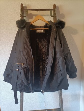 Warme Winterjacke mit Pelzkragen, Grösse XL, neu!