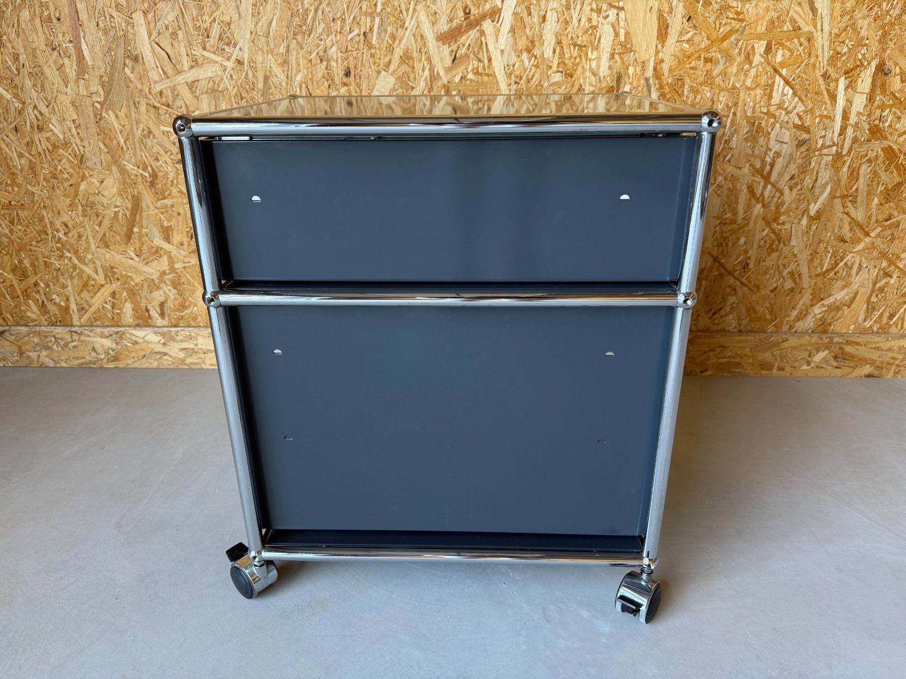 USM Korpus: USM Haller Rollcontainer / Bürocontainer Anthrazitgrau – Gebraucht aus Ramsen von Studio82 5