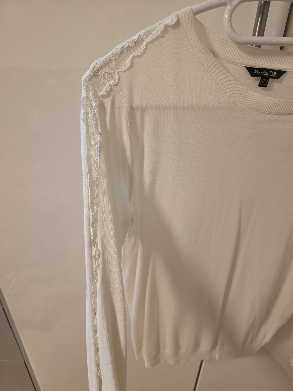 Massimo Dutti Maglioni & Felpe: White long sleeve from Massimo Dutti – Usato da Zürich venduto da lit_n7pb 2