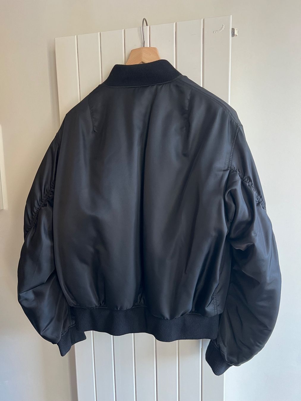 Prada Giacche: Prada Re-Nylon Bomber Jacket – Usato da Gelterkinden venduto da VALE_G 2
