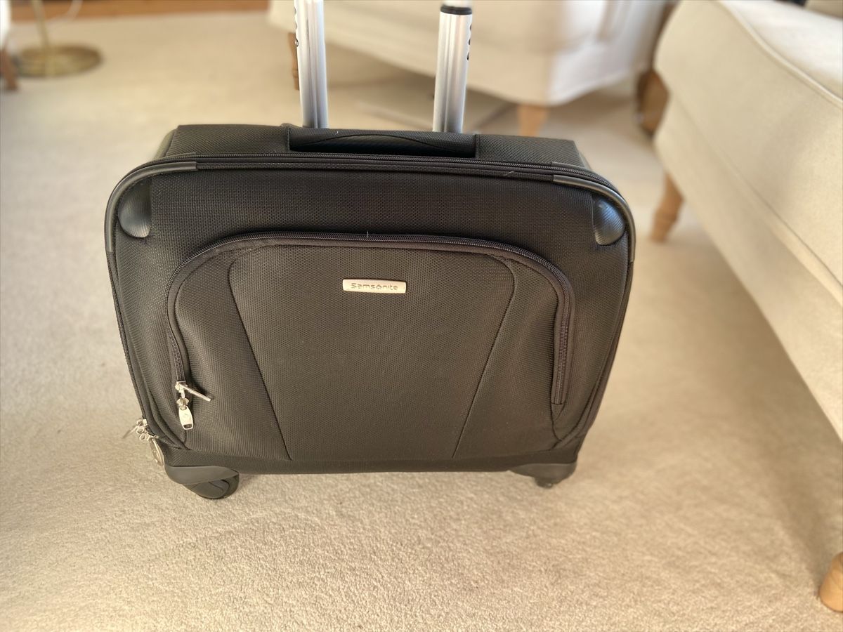 Samsonite Valigie: Samsonite suitcase black wheeled carry-on good condition – Usato da Zollikon venduto da yar_2d52