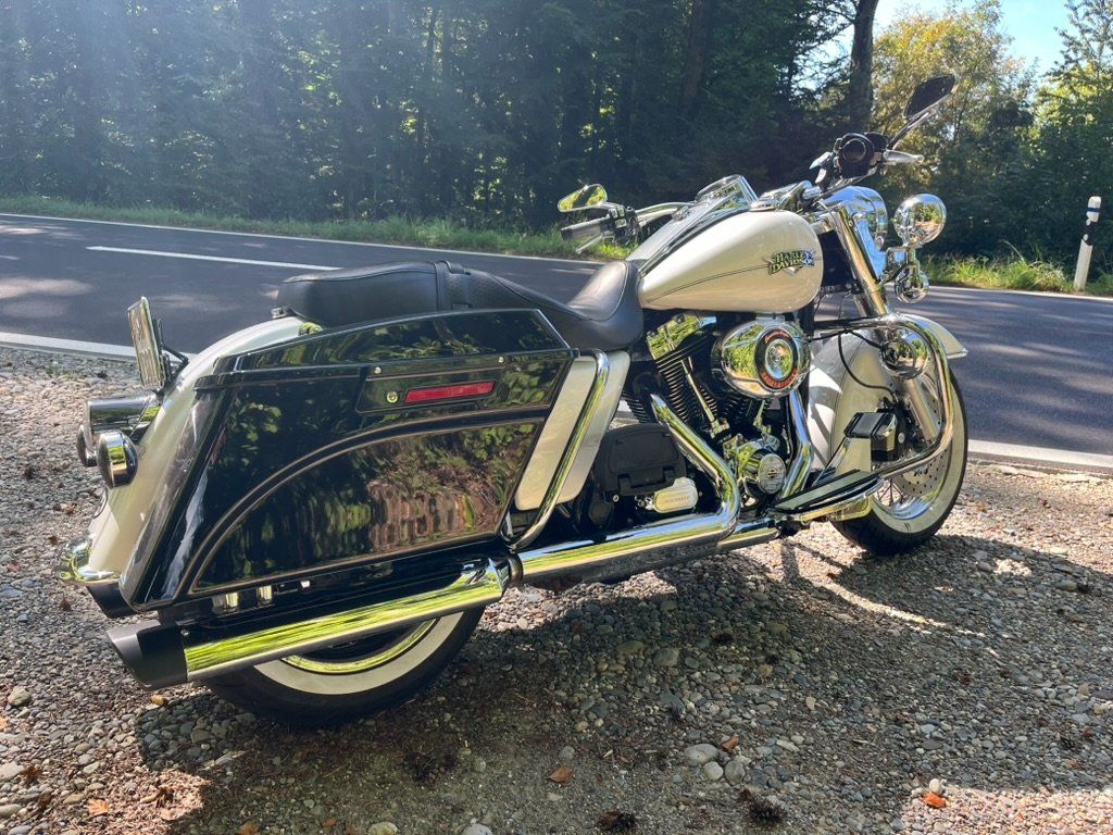 Harley-Davidson Touring: Harley Davidson FLHRC – D'occasion à Schaffhausen par MotoSH 3