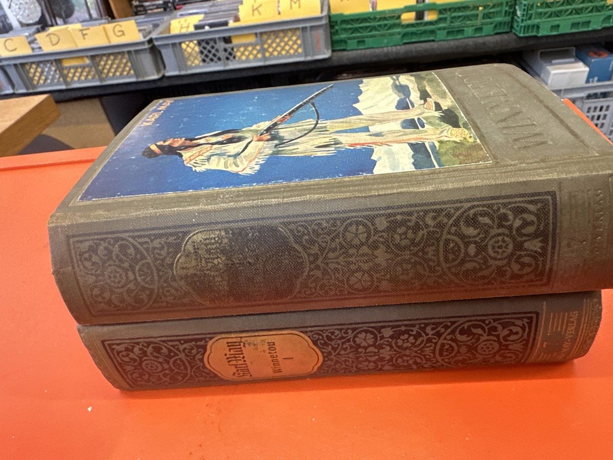 Bücher: Karl May's Gesammelte Werke 4 Bücher Set – Gebraucht aus Frümsen von Katzen0 1