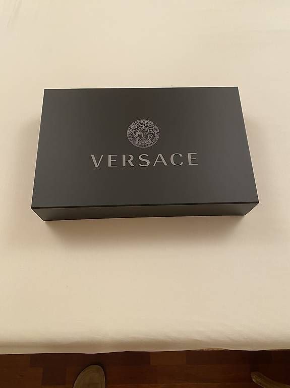 Sonstiges für Haushalt & Wohnen: Original Versace Karton Schachtel mit Klappdeckel – Gebraucht aus Zürich von quiniento 2