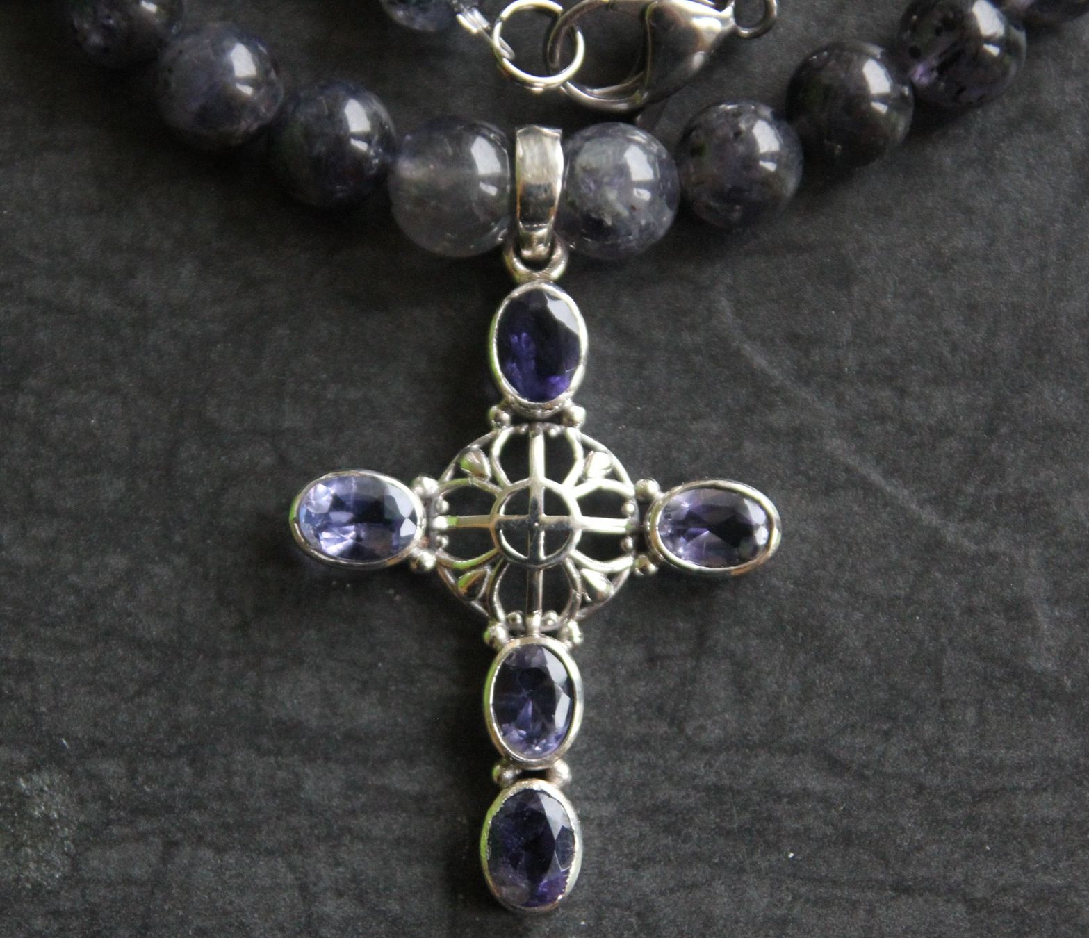 Ketten: NEU: iolith Kette Collier mit Kreuz  Edelstahl – Neu (gemäss Beschreibung) aus Matten b. Interl von Edelsteingalerie