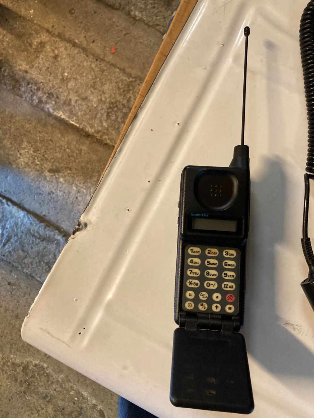 Motorola Telefoni cellulari / Smartphones: Altes MOTOROLA Natel, inkl. Ladegerät – Difettoso da Filzbach venduto da Sugi7 8