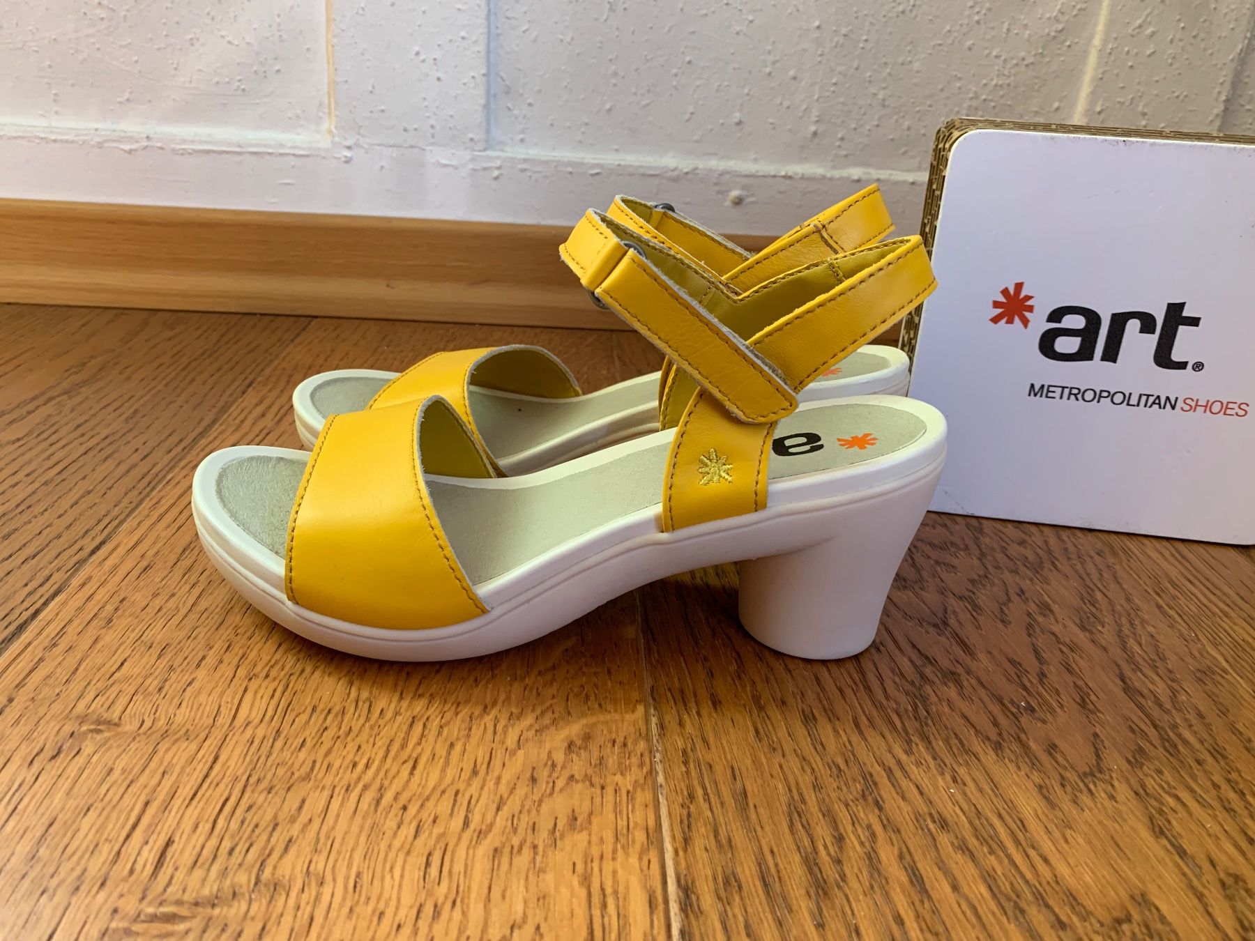 Scarpe da donna: Art Alfama 1475 yellow Gr.37 – Nuovo (secondo la descrizione) da Zürich venduto da finsti 1