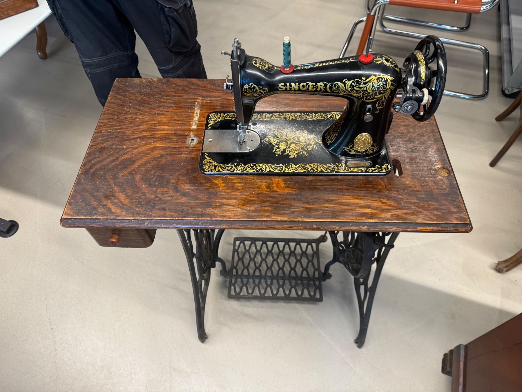 Singer Nähmaschinen: Antike Singer Nähmaschine S358 – Gebraucht aus Basel von B.W.B.